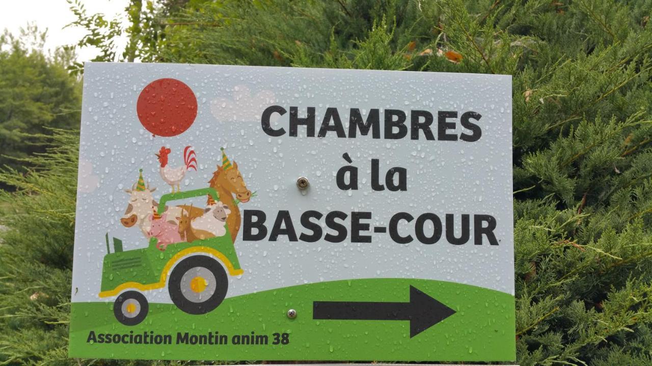 Basse-Cour De Montin Au 256 Chemin De La Rocaille A 38510 Vezeronce Curtin Bed & Breakfast Morestel Exterior foto